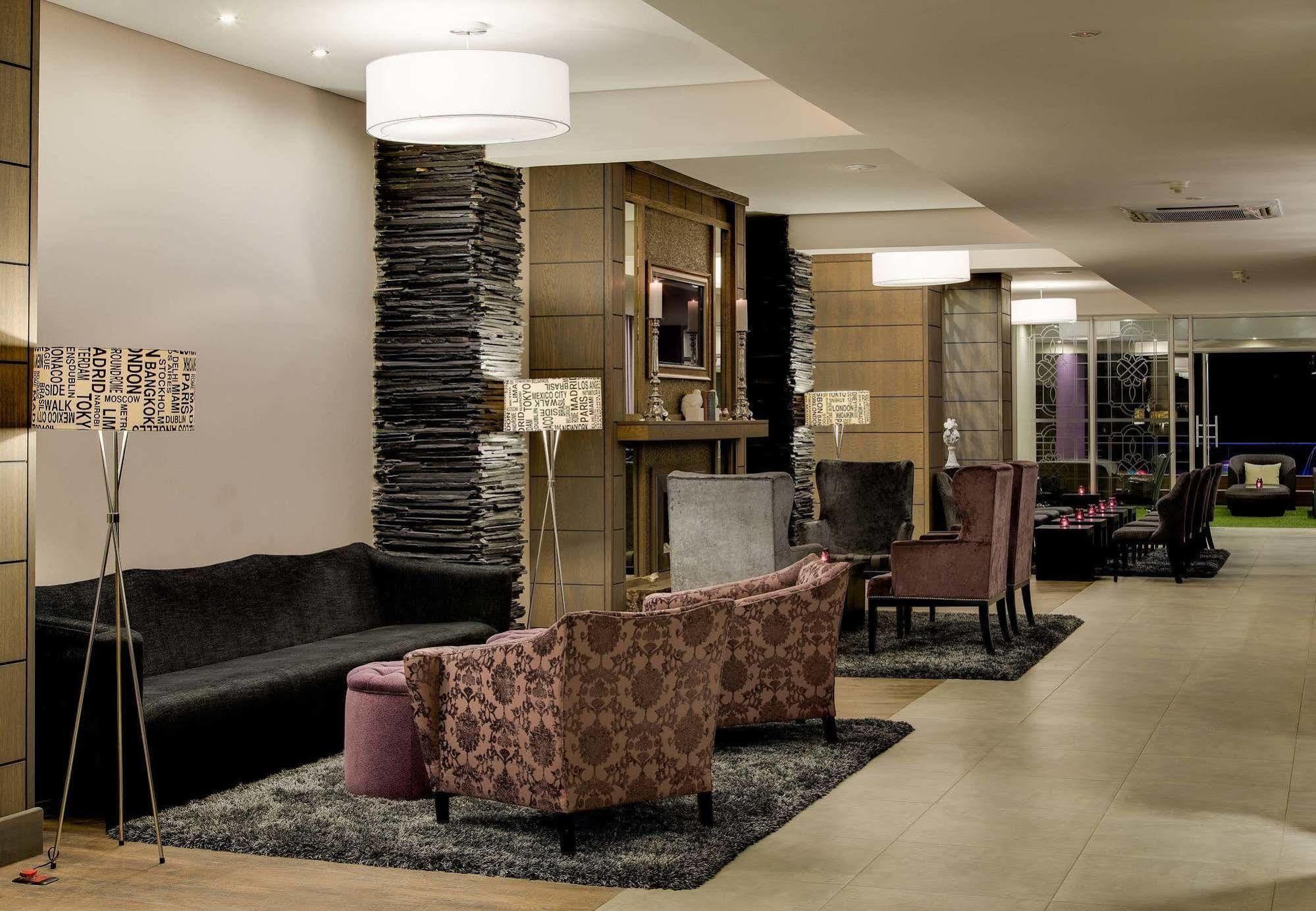 Anew Hotel Hatfield Pretoria Exterior photo